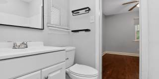 Cozy 2 Bedroom Duplex Close to NoDa! Gallery 11