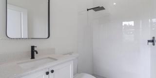 710 Peacock Ave Gallery 28