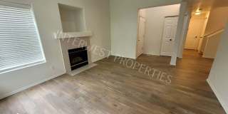 Beaverton 3 Bed 2.5ba Beautiful 2 Story Condo With 2 Car Garage, Gas Fireplace, High Ceilings & Patio! Beaverton 3 Bed 2.5ba Beautiful 2 Story Condo With 2 Car Garage, Gas Fireplace, High Ceilings & Patio! Gallery 4