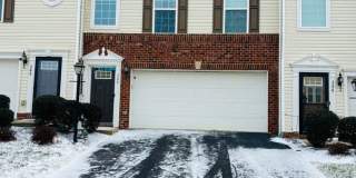 3 Bedroom Townhome - Available March 1st! Gallery 1