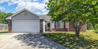 Beautiful 3/2 Avaliable April 20th Gallery 1