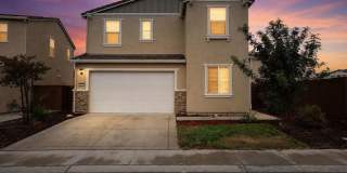 Charming 4BR House in Roseville Gallery 1