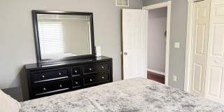 Beautiful 4 BR on Bloomington's east side Gallery 10