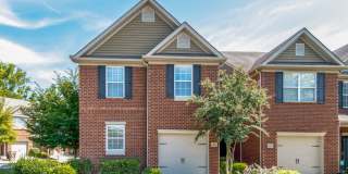 This 3 BR/2.5 BA Oak Hill Townhome Should Satisfy Your Standards!!! Gallery 1