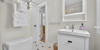 221 13TH AVENUE NE Gallery 21