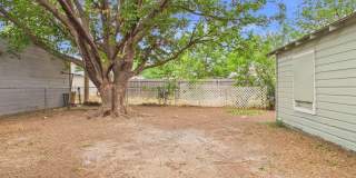 Spacious 4 bedroom rental ~ 4308 S Jackson Gallery 24