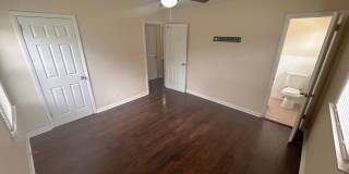 Beautiful 3 BED- 2BA with bonus room fenced in yard Gallery 11