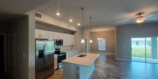 Coming Soon!   4/2 Single Family Home Gallery 7