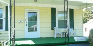 Charming Home with Large Backyard Near Radford University Gallery 17