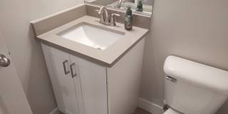1 Bedroom + Den 1.5 bath 2 Car Garage VIEWS & VIEWS! Gallery 8