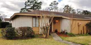 Spacious 2-Bedroom Condo with Pool Access & Lawn Care Included in Valdosta Gallery 1