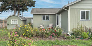 Furnished home on a flower farm, mountain views, 4-6 months Gallery 1