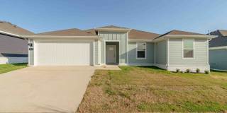 LIKE NEW 3-bedroom 2 bath Home in Fayetteville!!! W/D included! Gallery 1