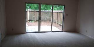 Nice 2 bedroom town home Gallery 1