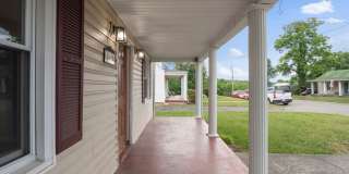 4 Bedroom/1 Bathroom Home with Fenced Yard Available in SE Roanoke! Gallery 4
