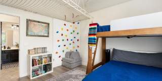 5404 E Lonesome Trail Gallery 17