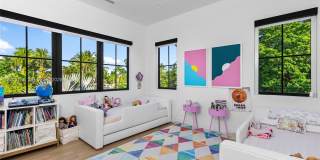895 NE 76th St Gallery 29
