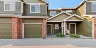 3 Bed, 3.5 Bath Townhome, 2 Car, Finished Basement, Fireplace Gallery 1