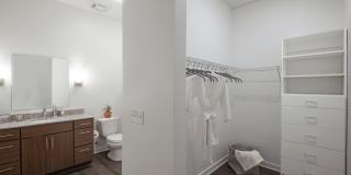 20 Midtown Gallery 2