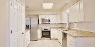Gorgeous 3/2 Home with a 2 Car Garage Located in Well Maintained Cul-de-sac - Leesburg Gallery 7