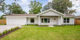 Beautifully Renovated Home Backing Up To Golf Course in Jax Beach Gallery 1