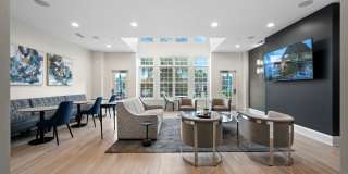 Versailles on the Lakes Oakbrook Gallery 6