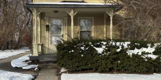 209 Oak Street Gallery 1