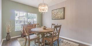 2 Bedroom - 2.5 Bathroom - Gated Community - Community Pool Gallery 8