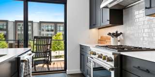 Luxury 3 Story Condo in Exclusive Titletown District Gallery 34