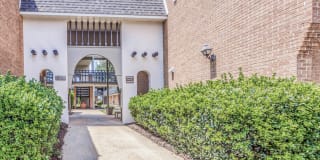 Courtyard on Main Gallery 22