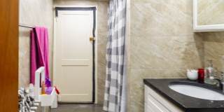 318 11th Street Gallery 9