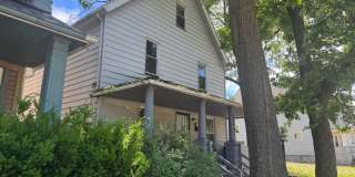 Charming 3-Bedroom Property in Prime Location Gallery 4