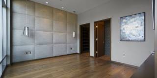 1100 S Hope St Gallery 21
