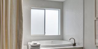 2425 Clement Ave Gallery 19