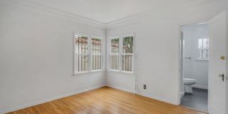 4126 S Bronson Ave Gallery 13