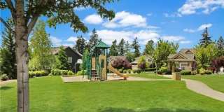 Mt. Rainier View Home on Cul-De-Sac with 3-Car Garage & A/C Gallery 36