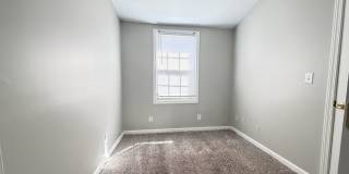2 bedroom 1 bath home close to Churchill Downs Gallery 15