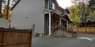 Sherwood 3 Bed 2 Bath Close to Old Town Sherwood Gallery 1