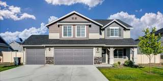 Two Story, Spacious Star Home! Gallery 1