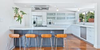 A Fully Furnished Modern Portfolio Home with a Large Backyard Oasis & 3 Comfortable Bedrooms! Gallery 4