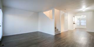 2 Bedroom, 2.5 Bath Walking Distance From the Riverside Trails and Downtown! Gallery 6