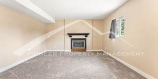 Beautiful Home with 2 Car Garage and Fenced Back Yard Gallery 7