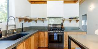 Furnished 2 Bed 2 Bath on Bend's Westside Gallery 7