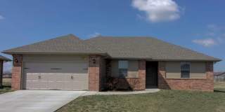 Willard School District - 3 bedroom home with a fenced in yard Gallery 1