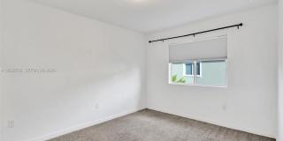 2430 SE 10th Ct Gallery 5