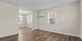 Spacious 1 Bedroom Duplex in Trinity Park, blocks from Duke! - Renovated & Pet Friendly Gallery 4