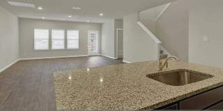Room in 5 Bedroom Home at Bethpage Dr Gallery 15