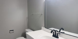 Newly Updated 2 bedroom 1.5 Bath Unit. Gallery 8