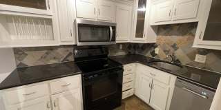 STUDIO APARTMENT LEASING NOW! 1/2 DEPOSIT SPECIAL Gallery 6