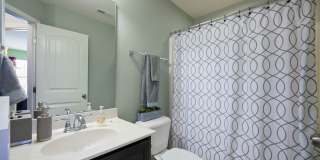 Stylish and Spacious 3bd/2.5ba Townhome w/ Garage in SE Durham! Gallery 17